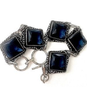 Beautiful 5 stone Blue Tanzanite bracelet size 7-8